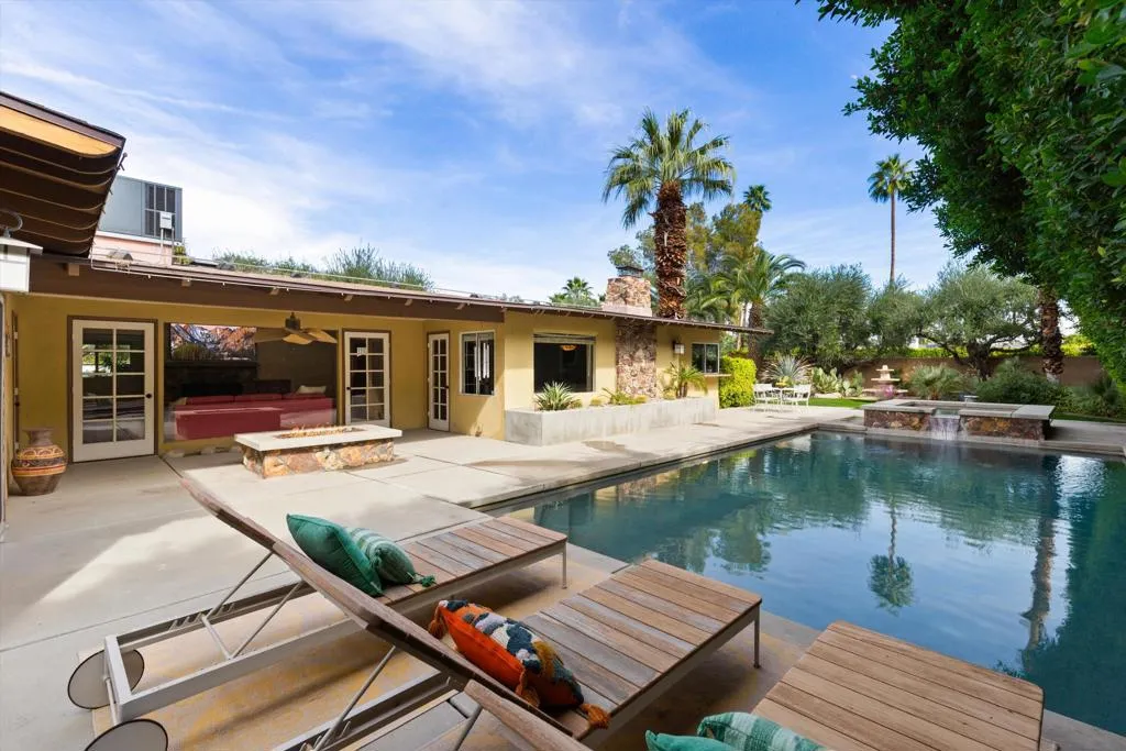 1387 E Verbena Drive, Palm Springs, California 92262 home-pic-14