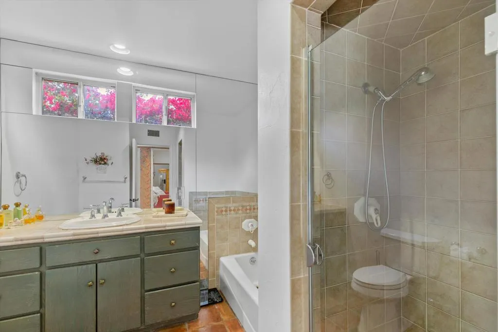 1387 E Verbena Drive, Palm Springs, California 92262 home-pic-23