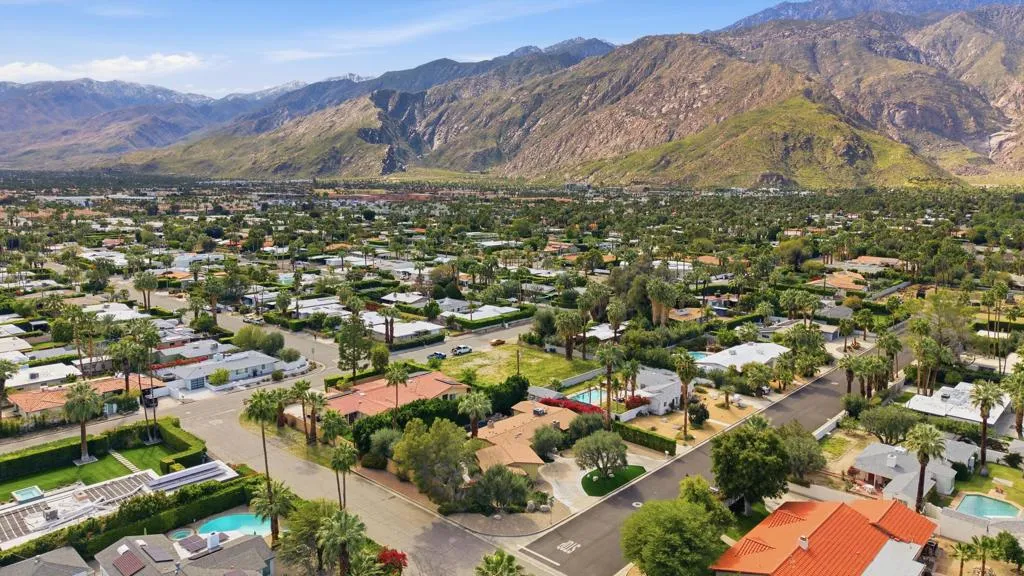 1387 E Verbena Drive, Palm Springs, California 92262 home-pic-42