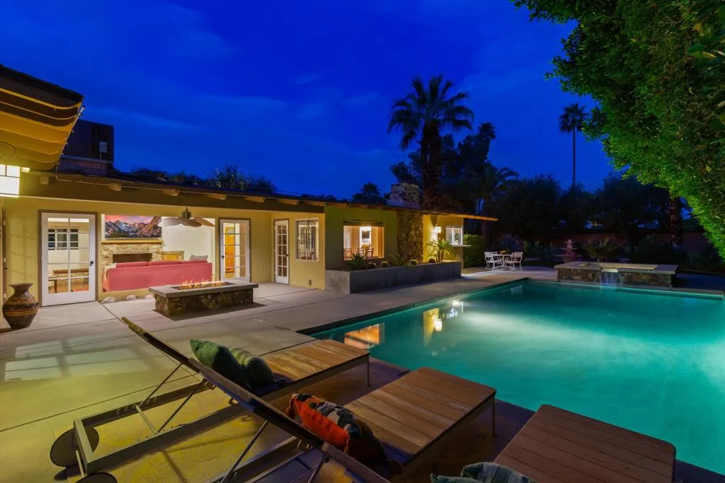 1387 E Verbena Drive, Palm Springs, California 92262 home-pic-3