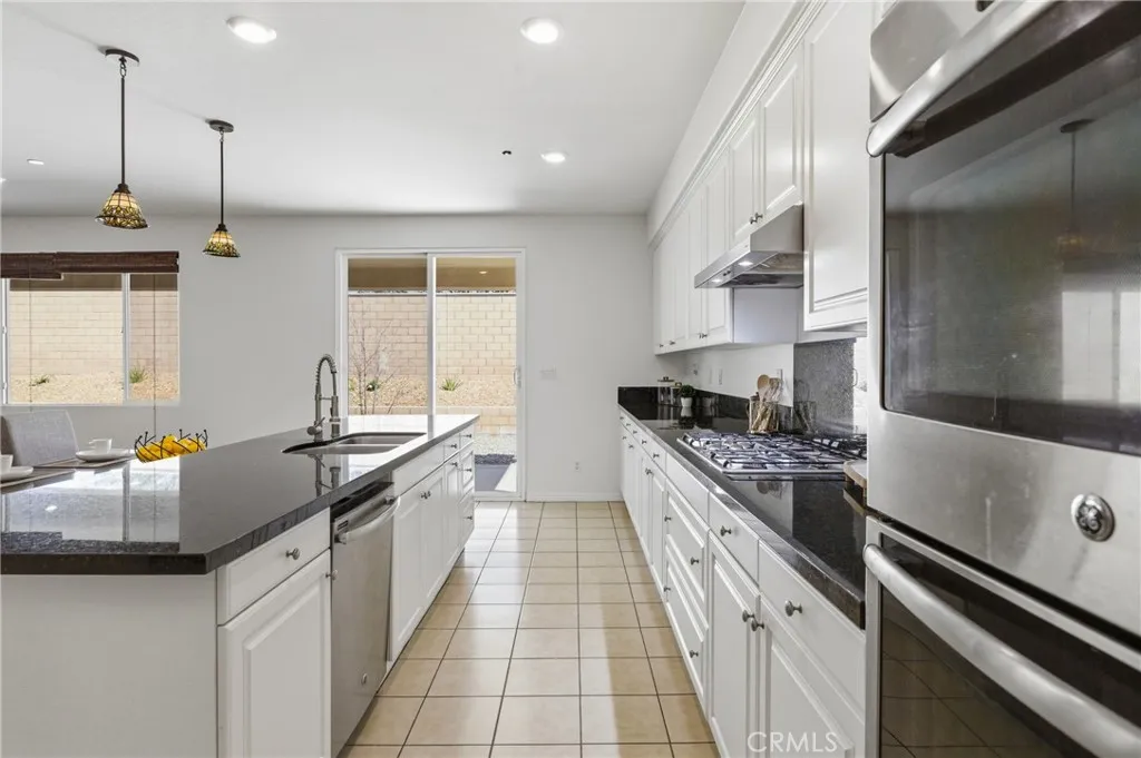 6092 Night Heron Court, Jurupa Valley, California 91752 home-pic-32