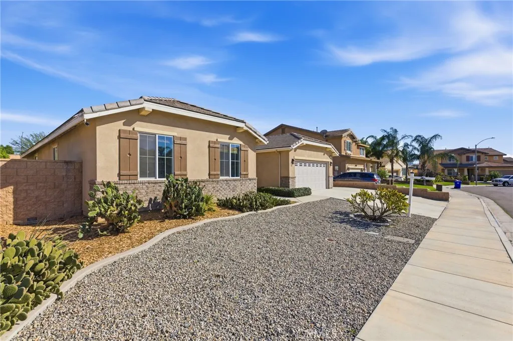 6092 Night Heron Court, Jurupa Valley, California 91752 home-pic-5