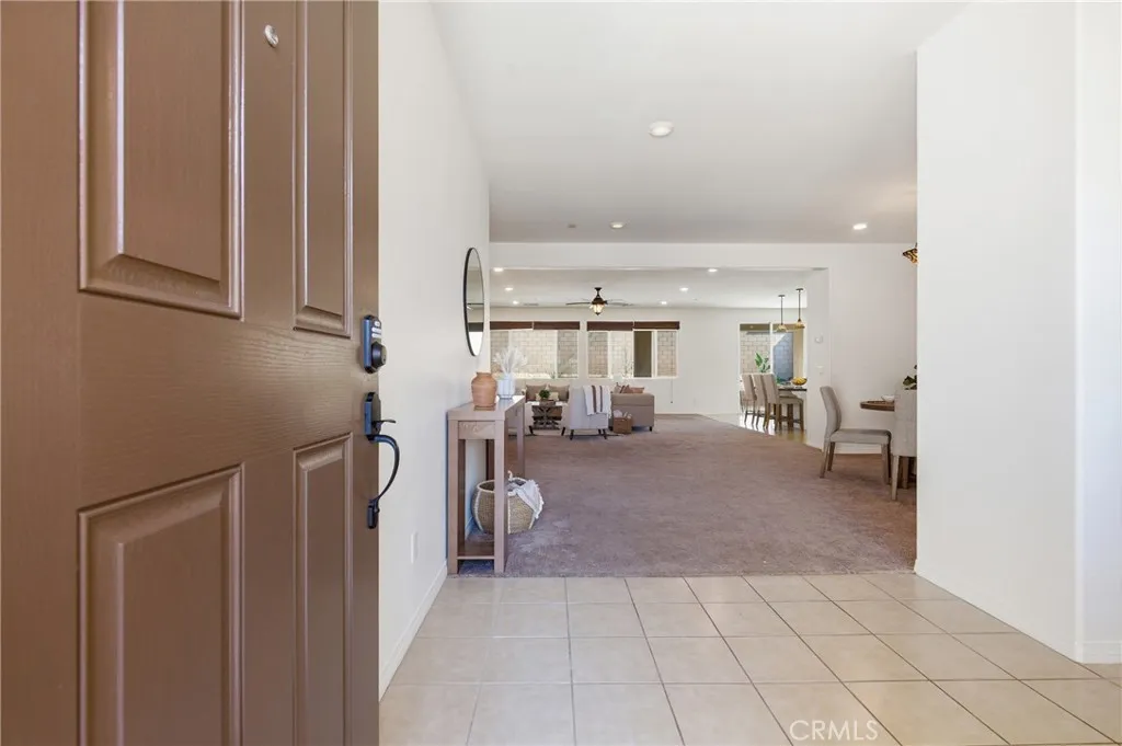 6092 Night Heron Court, Jurupa Valley, California 91752 home-pic-9