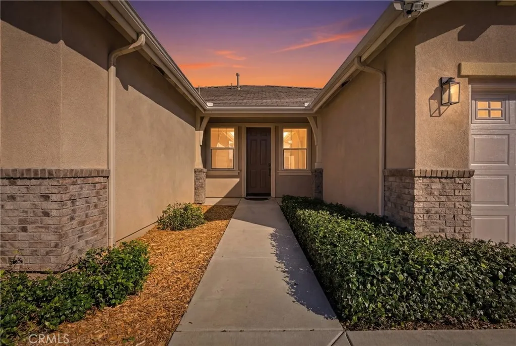 6092 Night Heron Court, Jurupa Valley, California 91752 home-pic-8