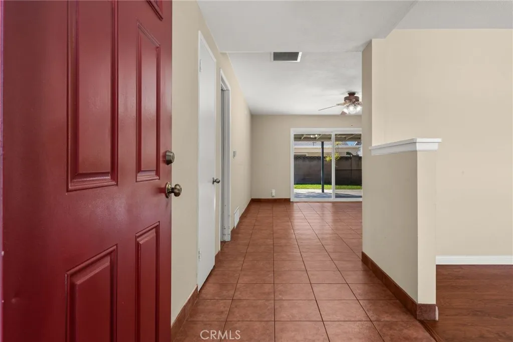 2750 E Diana Avenue, Anaheim, California 92806 home-pic-3