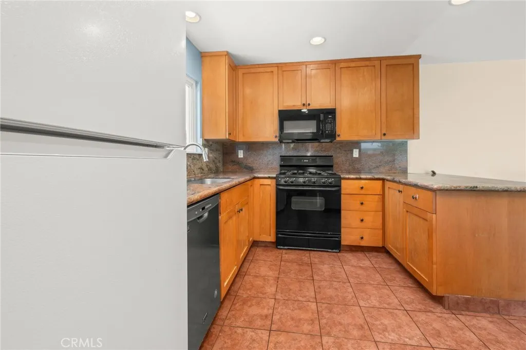 2750 E Diana Avenue, Anaheim, California 92806 home-pic-16