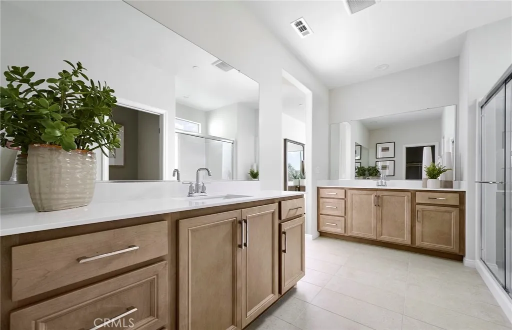 29445 Ironview Drive, Menifee, California 92584 home-pic-12