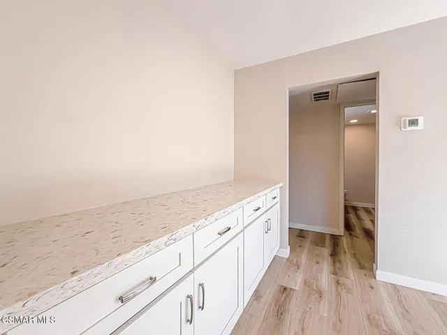 bLiving Kitchen and Dining11