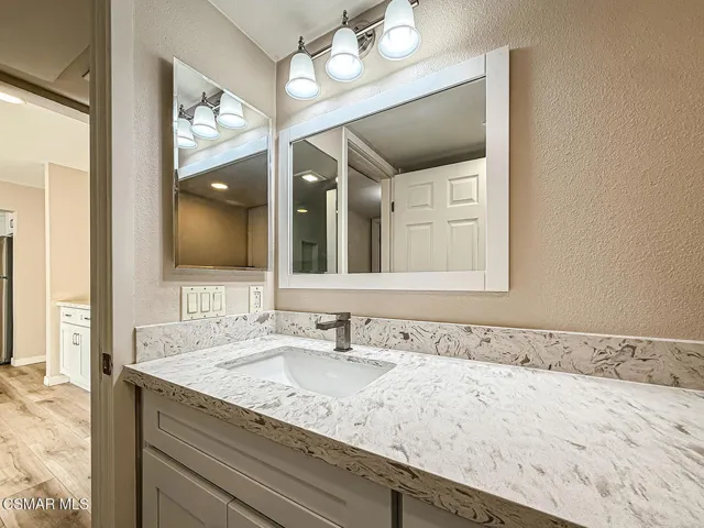 dHall Bath3