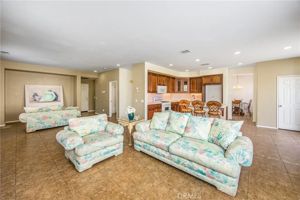59 Helen, Beaumont, California 92223 home-pic-23