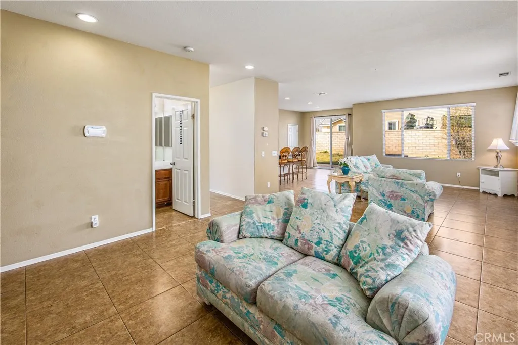 59 Helen, Beaumont, California 92223 home-pic-27
