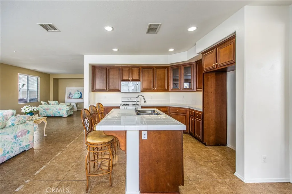 59 Helen, Beaumont, California 92223 home-pic-16
