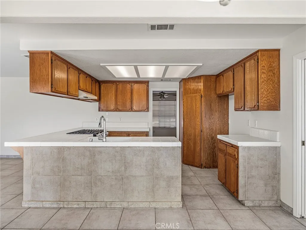 9550 Riggins, Phelan, California 92371 home-pic-12