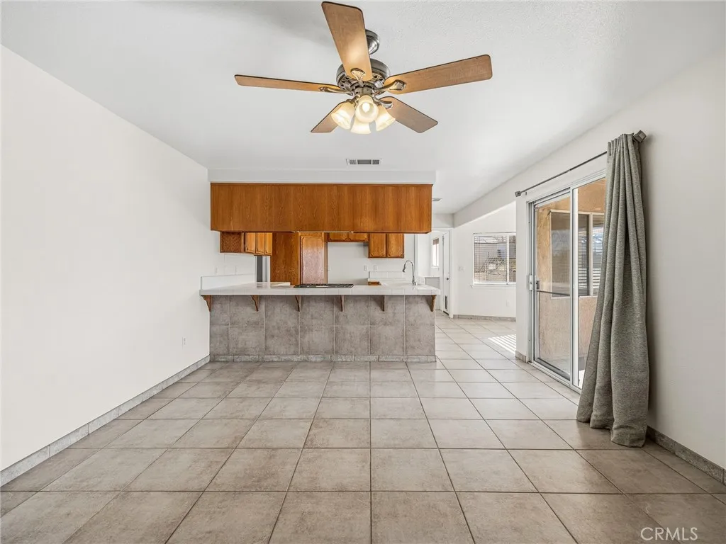 9550 Riggins, Phelan, California 92371 home-pic-8