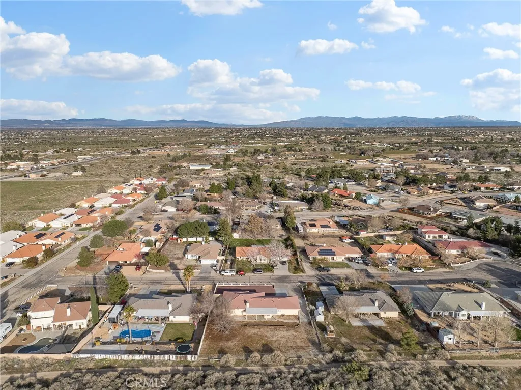 9550 Riggins, Phelan, California 92371 home-pic-47