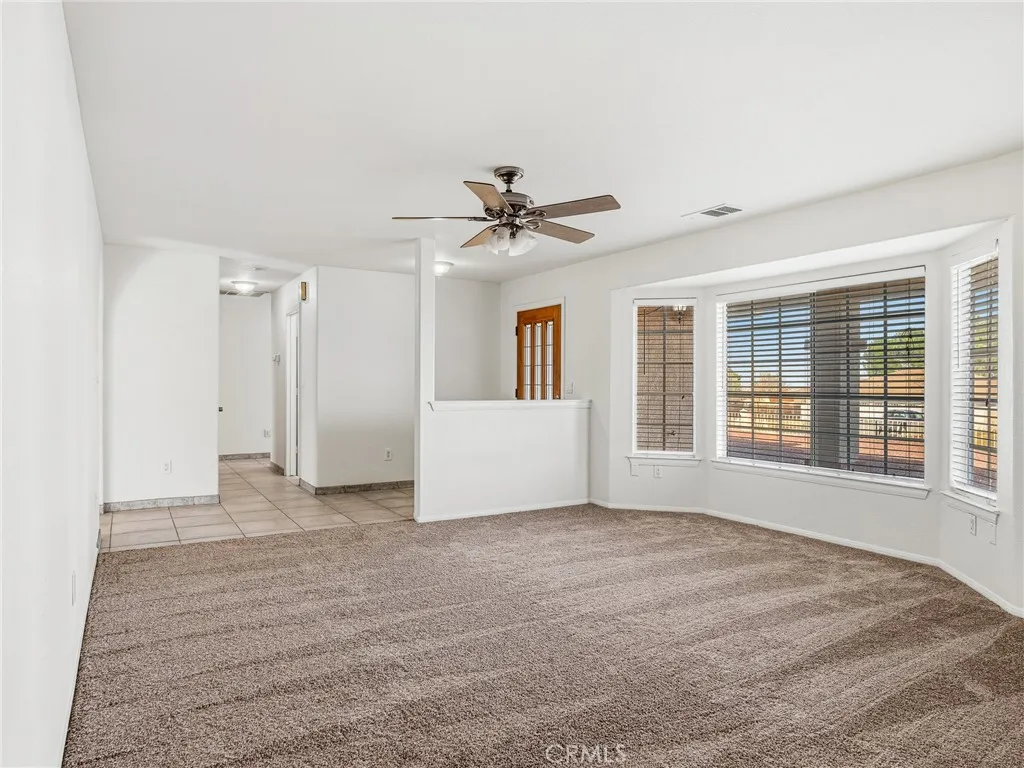 9550 Riggins, Phelan, California 92371 home-pic-6