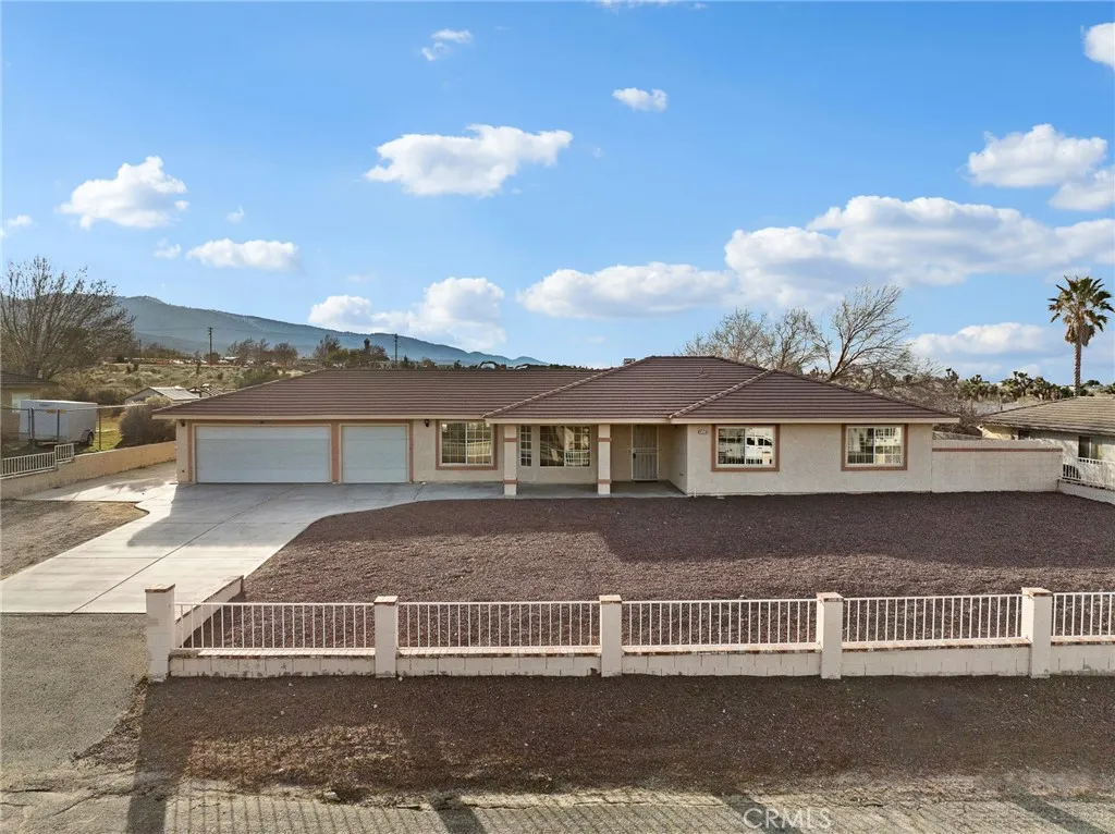 9550 Riggins, Phelan, California 92371 home-pic-1