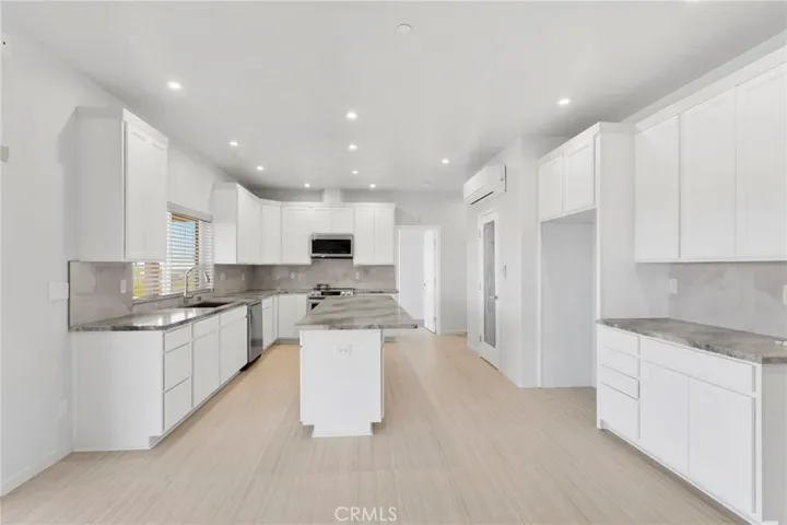 24548 Ledbury, Oro Grande, California 92368