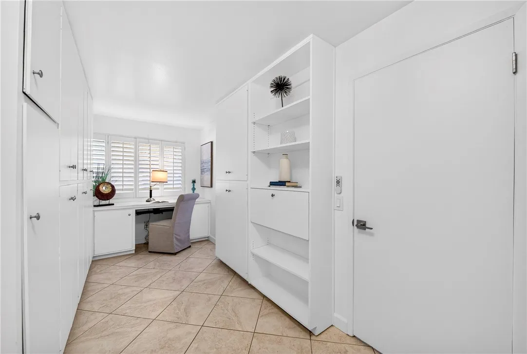 680 Via Zapata, Riverside, California 92507 home-pic-21