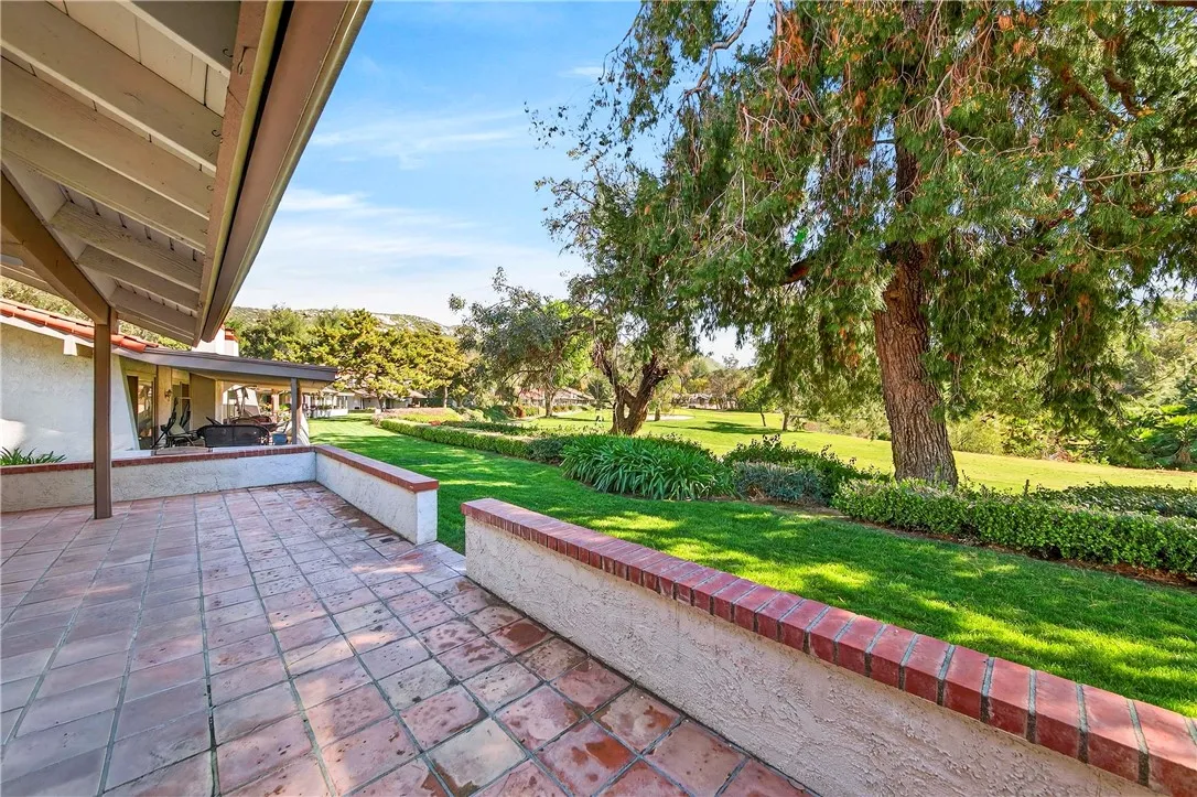 680 Via Zapata, Riverside, California 92507 home-pic-49