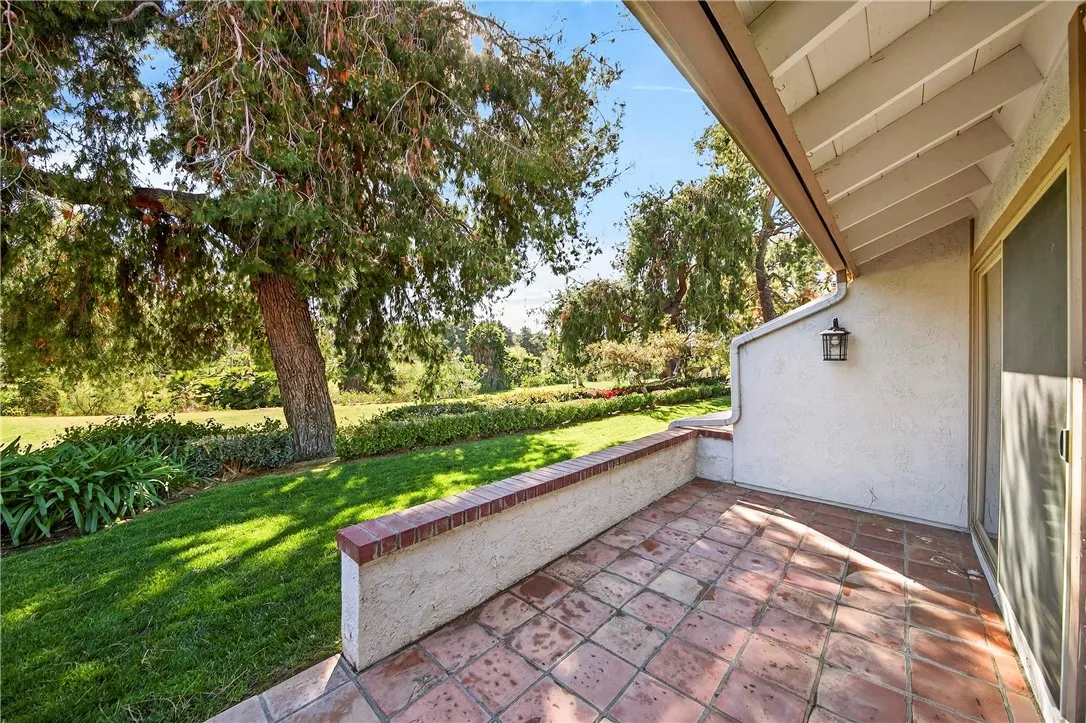 680 Via Zapata, Riverside, California 92507 home-pic-48