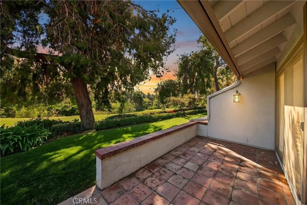 680 Via Zapata, Riverside, California 92507 home-pic-2