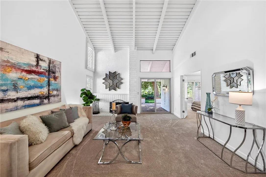 680 Via Zapata, Riverside, California 92507 home-pic-30