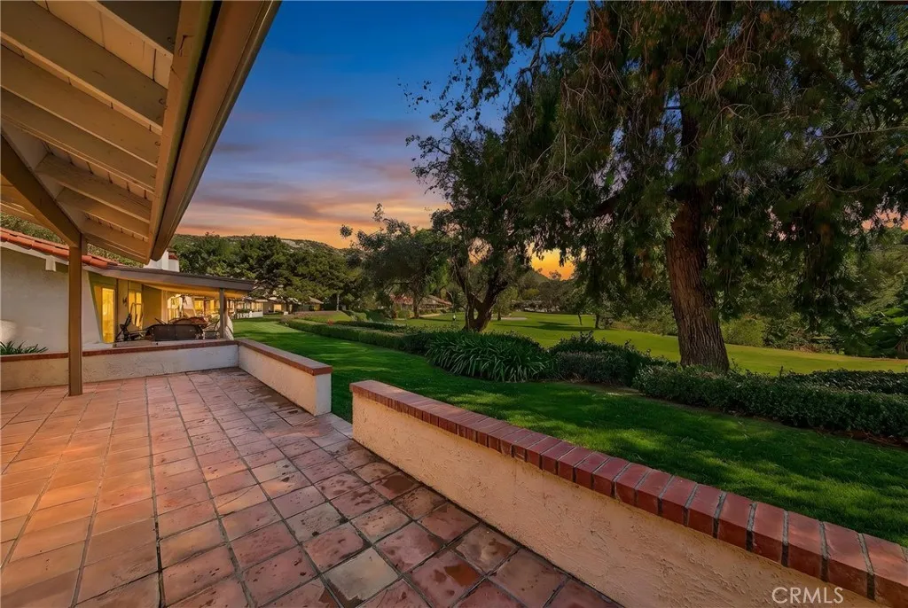 680 Via Zapata, Riverside, California 92507 home-pic-3