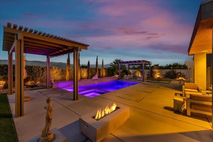 78-Backyard at Twilight