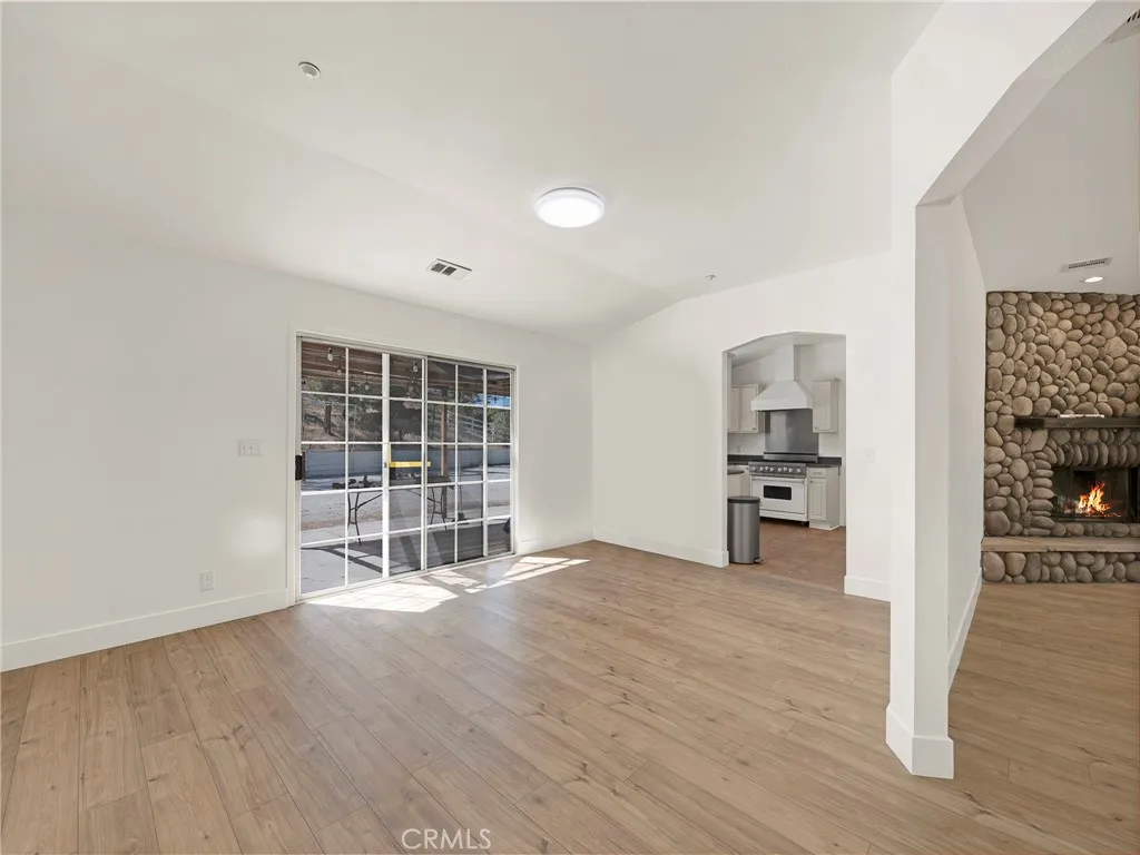 33320 Kingbird Way, Acton, California 93510 home-pic-3