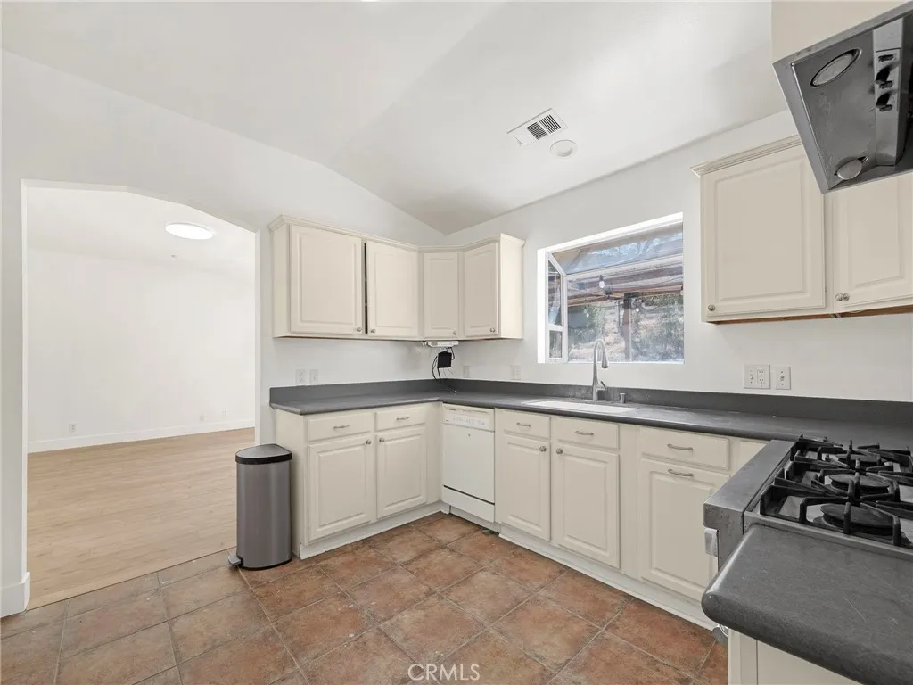 33320 Kingbird Way, Acton, California 93510 home-pic-7