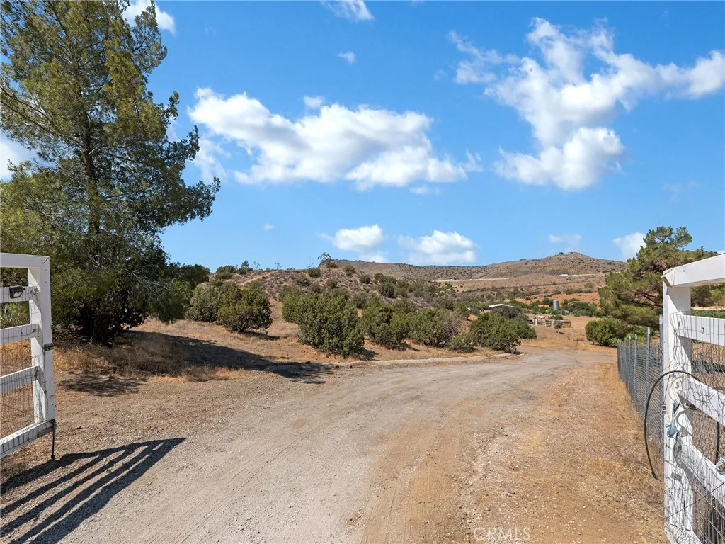 33320 Kingbird Way, Acton, California 93510 home-pic-28
