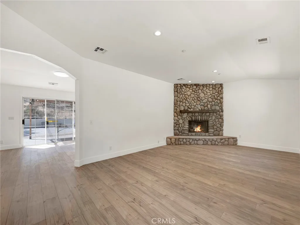 33320 Kingbird Way, Acton, California 93510 home-pic-5