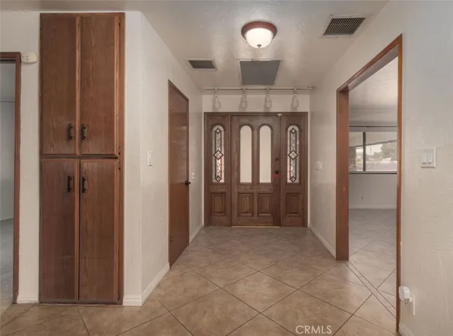 Spacious entry way!