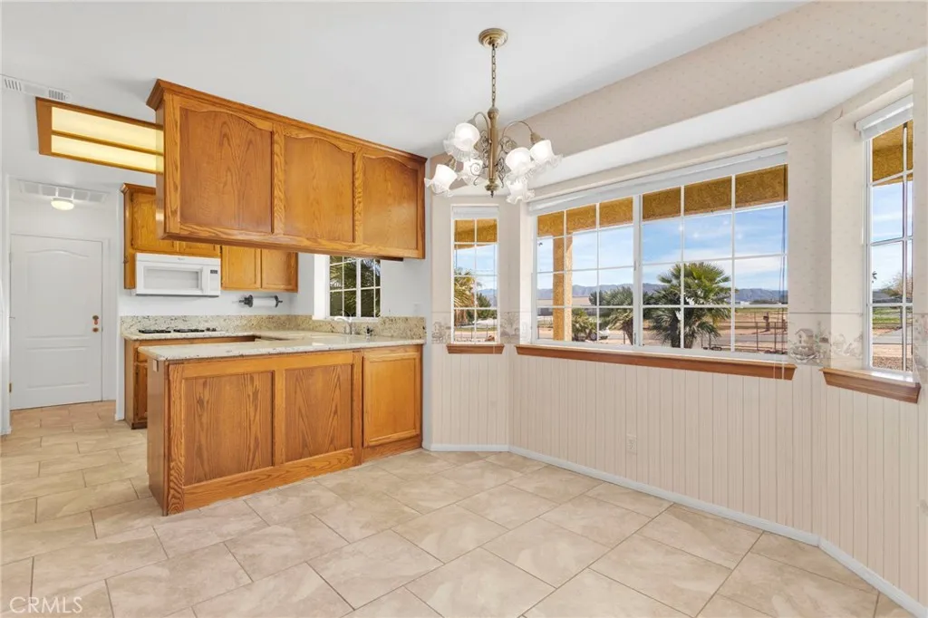 17814 Mesa Street, Hesperia, California 92345 home-pic-9