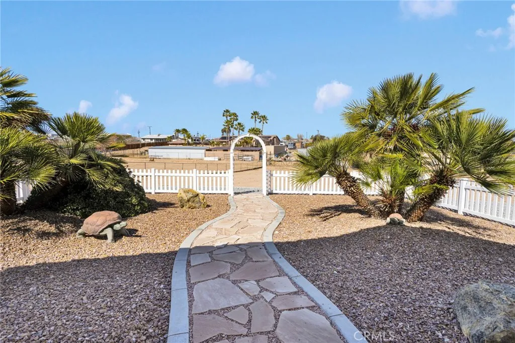 17814 Mesa Street, Hesperia, California 92345 home-pic-23