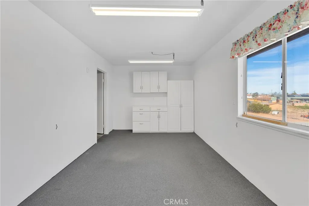17814 Mesa Street, Hesperia, California 92345 home-pic-21