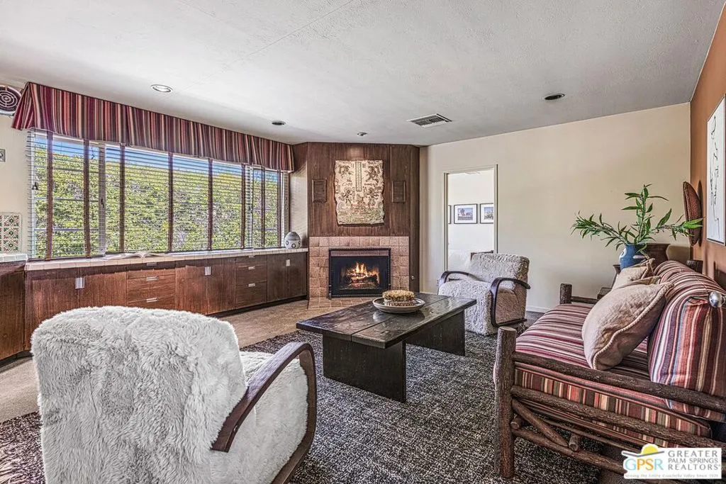 1850 Smoke Tree Lane, Palm Springs, California 92264 home-pic-10