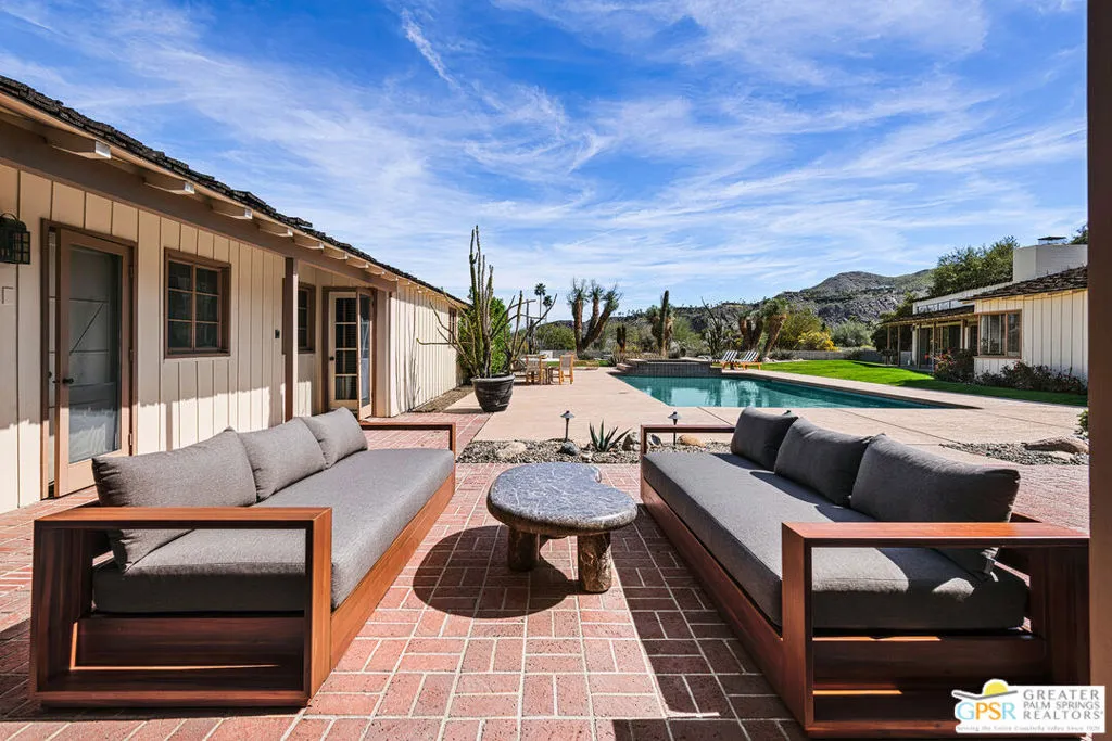 1850 Smoke Tree Lane, Palm Springs, California 92264 home-pic-18