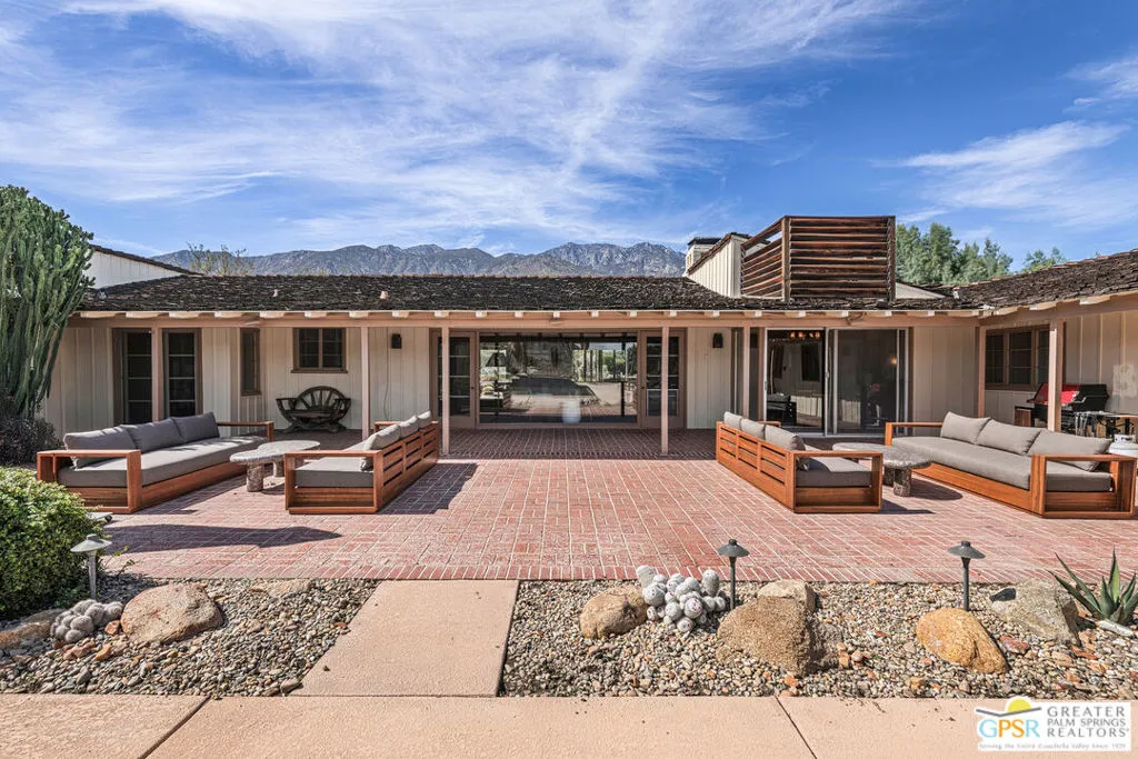 1850 Smoke Tree Lane, Palm Springs, California 92264 home-pic-16