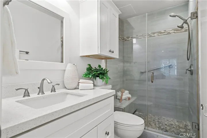 First Floor En-Suite Bath