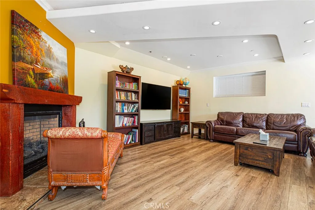 9336 Wayside Drive, Sunland, California 91040 home-pic-45