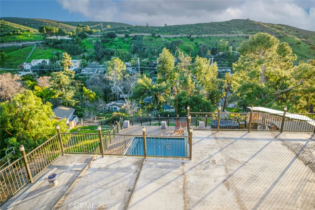 9336 Wayside Drive, Sunland, California 91040 home-pic-13