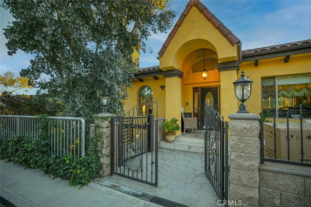 9336 Wayside Drive, Sunland, California 91040 home-pic-2