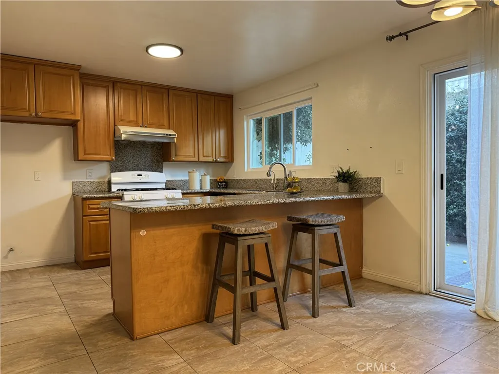 1115 E Truman, West Covina, California 91790 home-pic-1