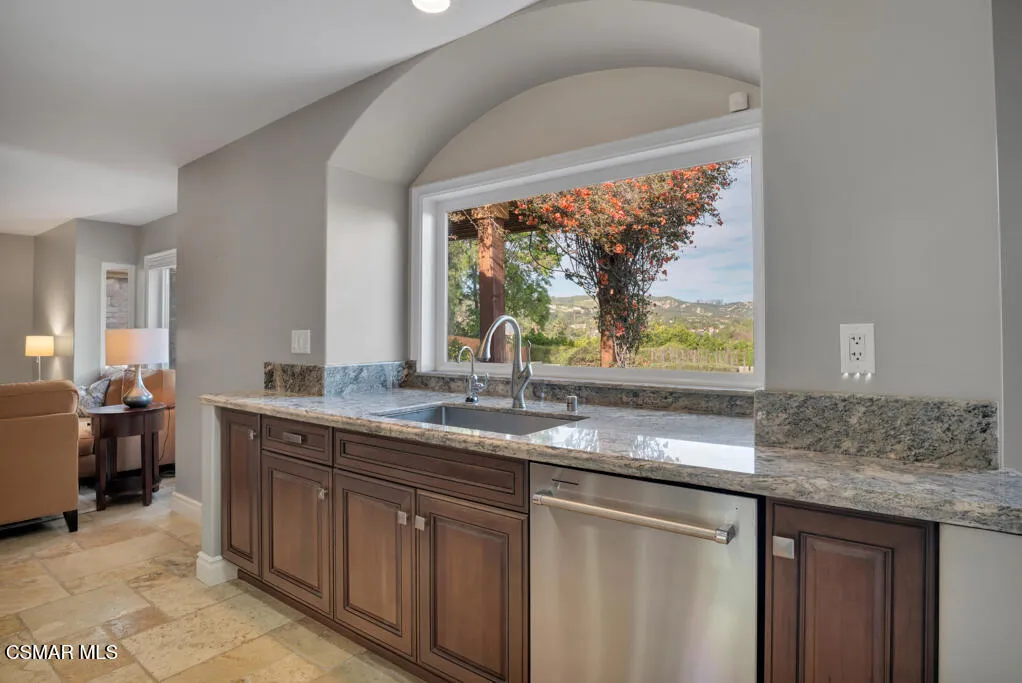 1660 San Rafael Way, Camarillo, California 93012 home-pic-16