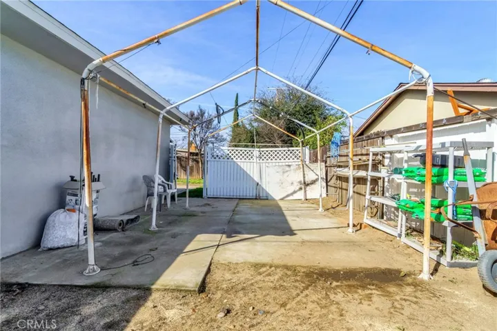 3495 E Dakota, Fresno, California 93726