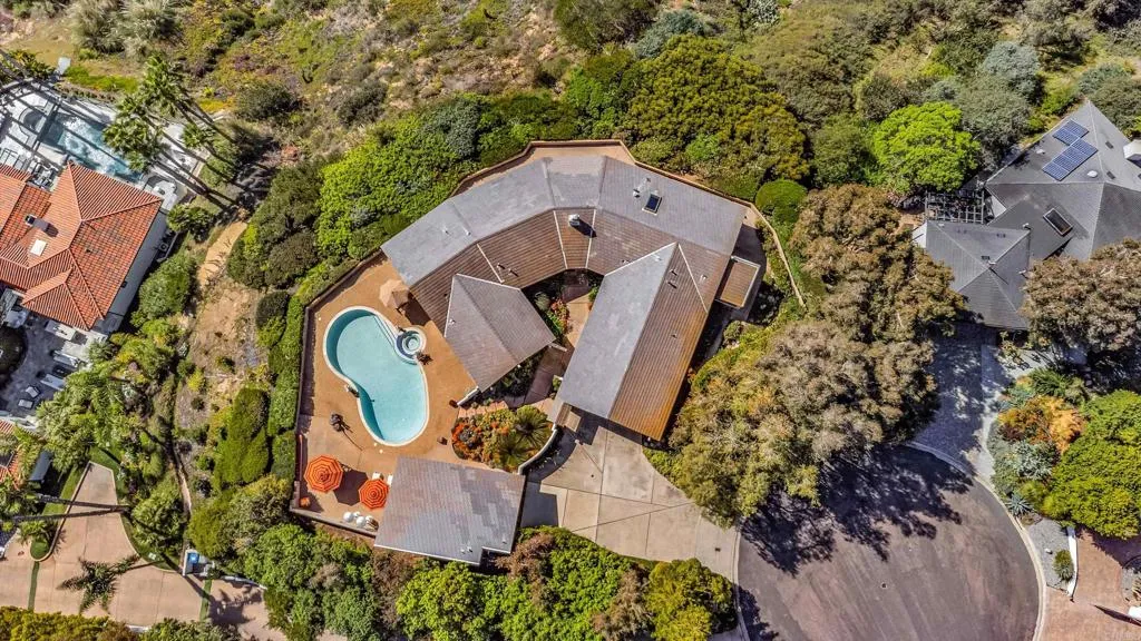 4594 Vista De La Patria, Del Mar, California 92014 home-pic-30