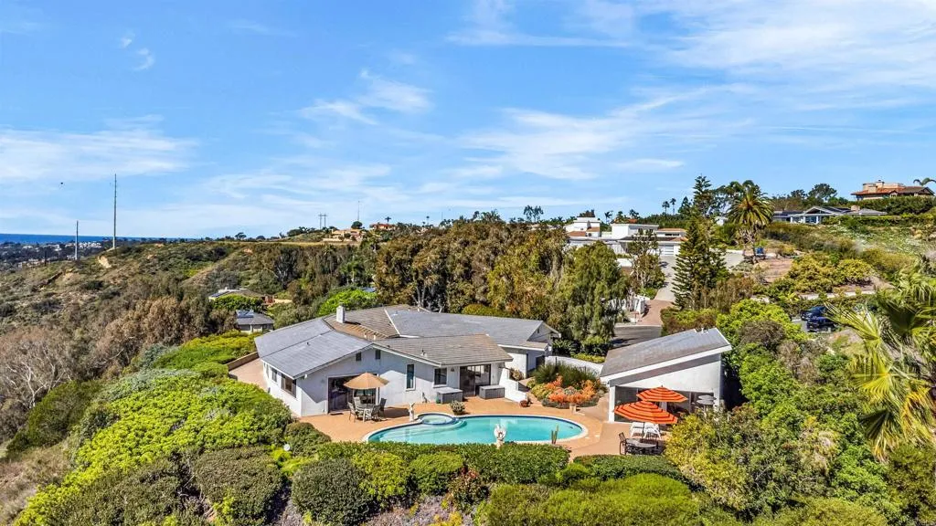 4594 Vista De La Patria, Del Mar, California 92014 home-pic-6