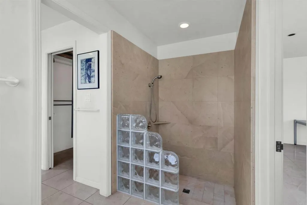 4594 Vista De La Patria, Del Mar, California 92014 home-pic-25
